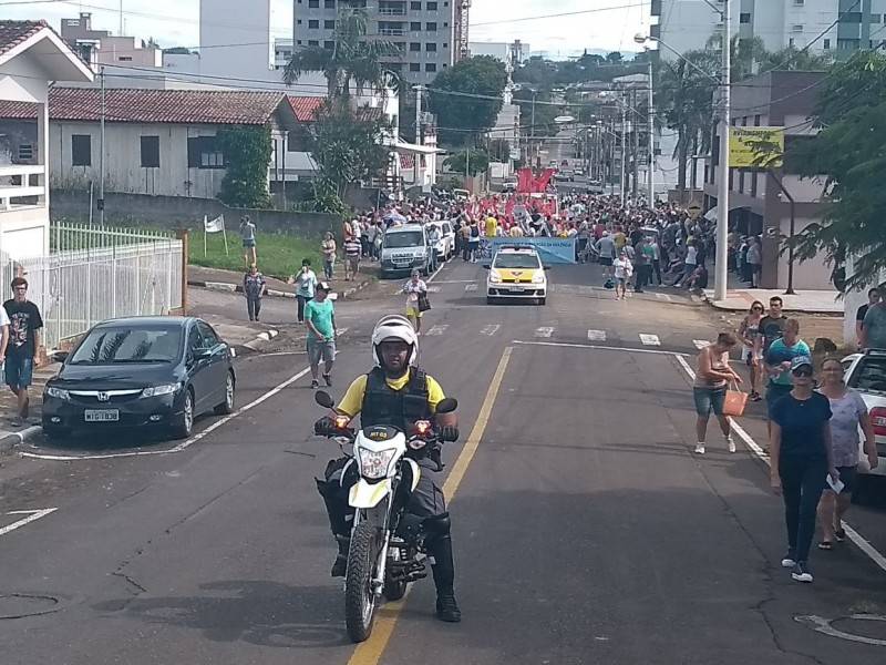 Procissões reúnem mais de 10 mil fiéis em Criciúma — foto 1