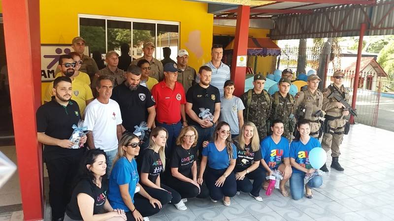 Dia Mundial do Autismo é lembrada na 4ª edição da Carreata Azul — foto 2