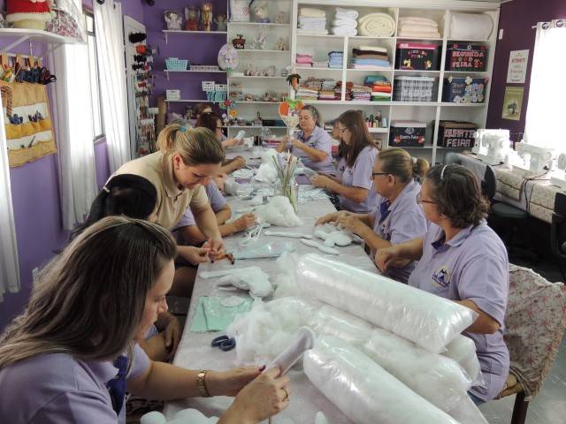 Mulheres Artesãs da Coopercocal retornam atividades — foto 1