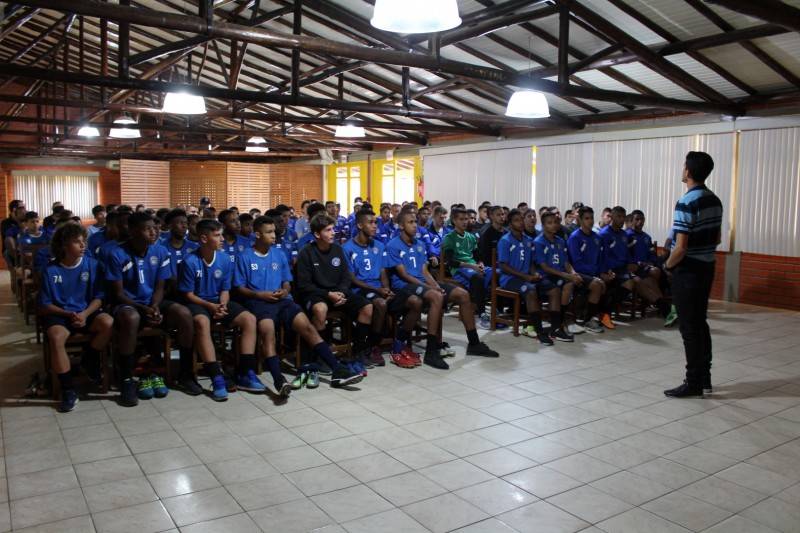 Magno Alves palestra para atletas da categoria de base — foto 1