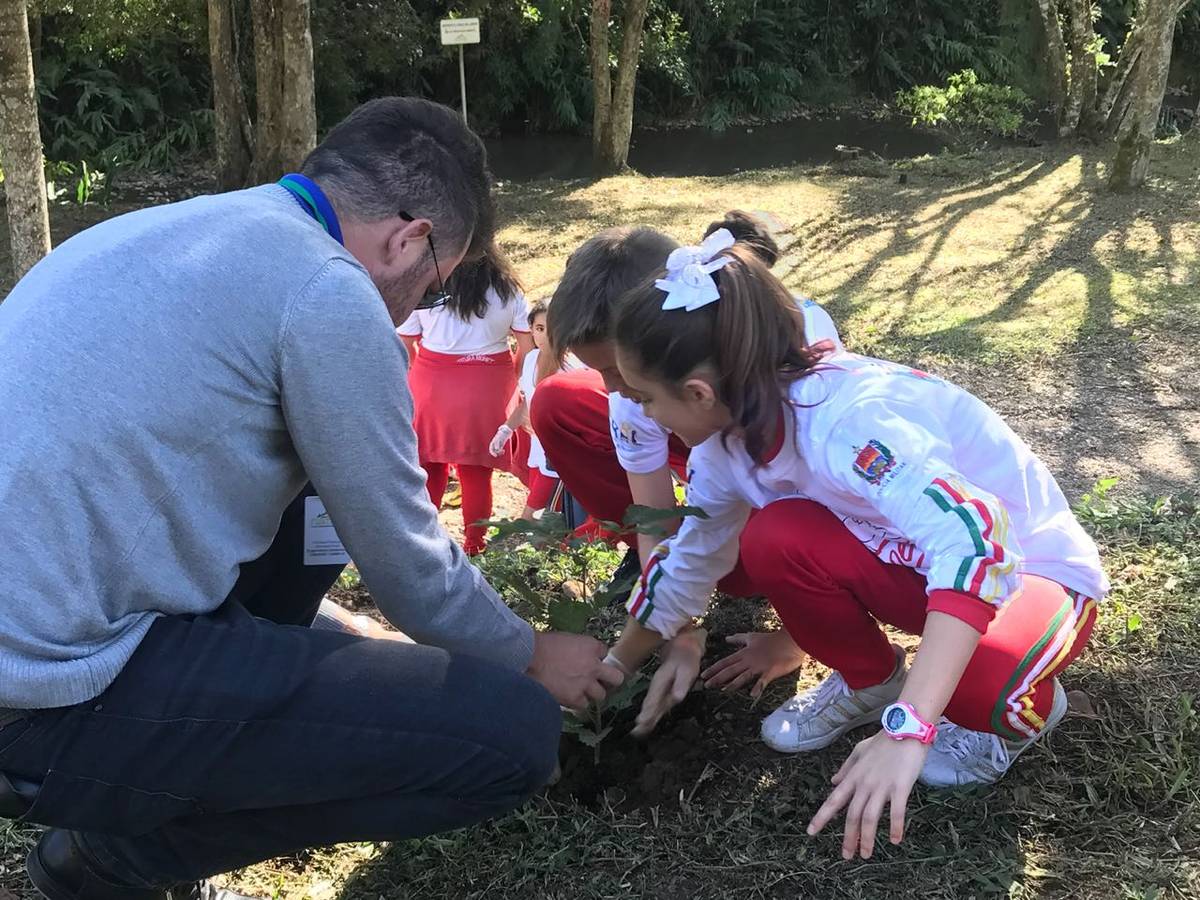 Exposição de fotos e plantio de mudas abrem Semana do Meio Ambiente — foto 2