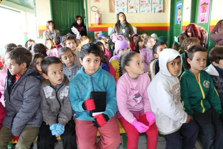 Prefeitura de Maracajá entrega 700 tablets para alunos e professores — foto 1