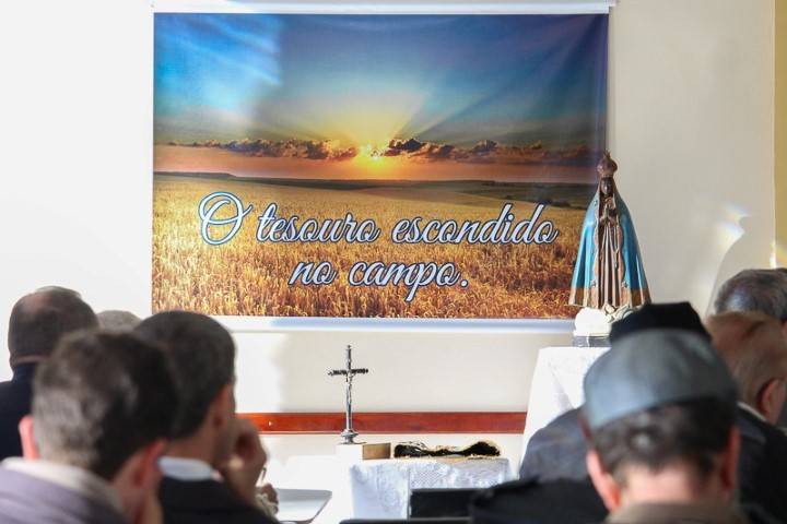 Mais de 50 padres da Diocese de Criciúma participam de retiro — foto 1