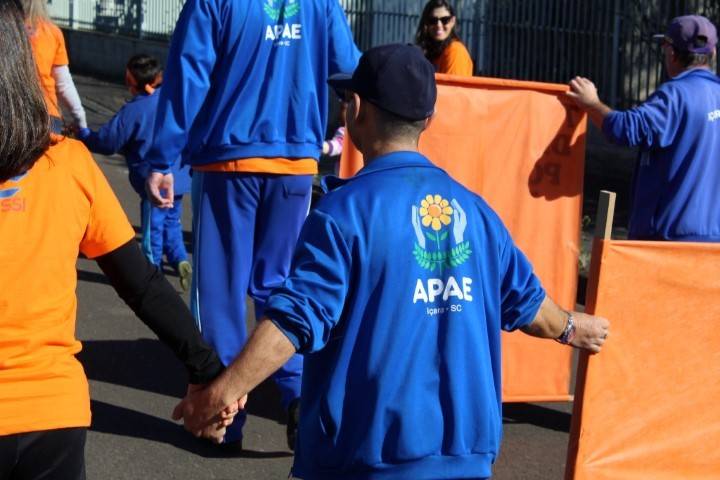 Agosto Laranja: Içara encerra atividades com caminhada — foto 2