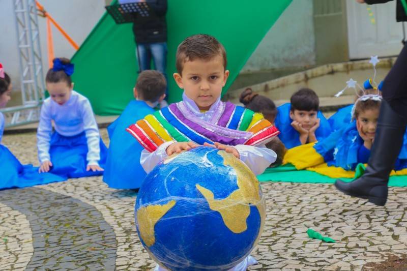 Apresentações temáticas marcam início da Semana da Pátria em Içara — foto 2