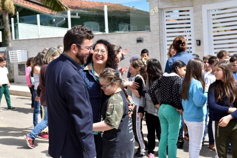 Escola Jorge Bif recebe novos instrumentos para a fanfarra — foto 2