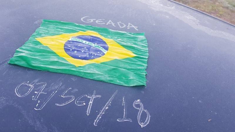 Bandeira Nacional congelada a -3.8ºC em São Joaquim — foto 2