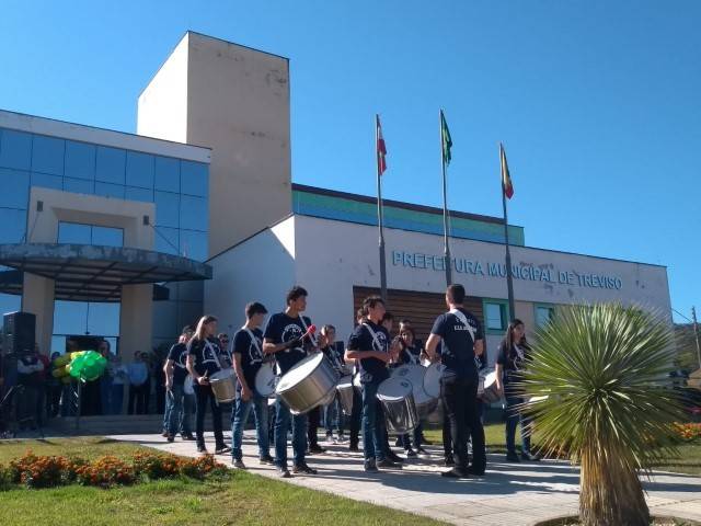 Retorno da banda da escola Udo Deeke marca 7 de Setembro em Treviso — foto 2