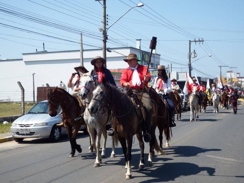 Inicia a 16ª Semana Farroupilha em Balneário Arroio do Silva — foto 1