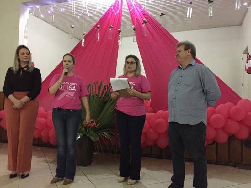 Mulheres lotam evento de abertura do Outubro Rosa em Siderópolis — foto 1