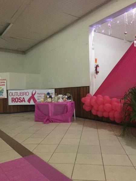 Mulheres lotam evento de abertura do Outubro Rosa em Siderópolis — foto 2