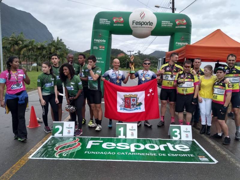 Ciclistas de Siderópolis auxiliam criciumenses a conquistarem pódio nos Parajasc — foto 4