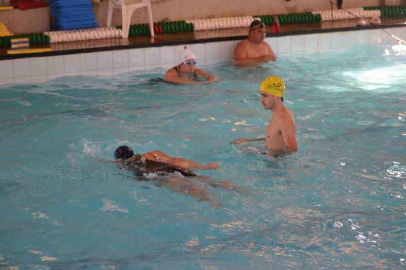 Parceria entre Afasc e Unesc permite aulas gratuitas de natação para idosos — foto 1