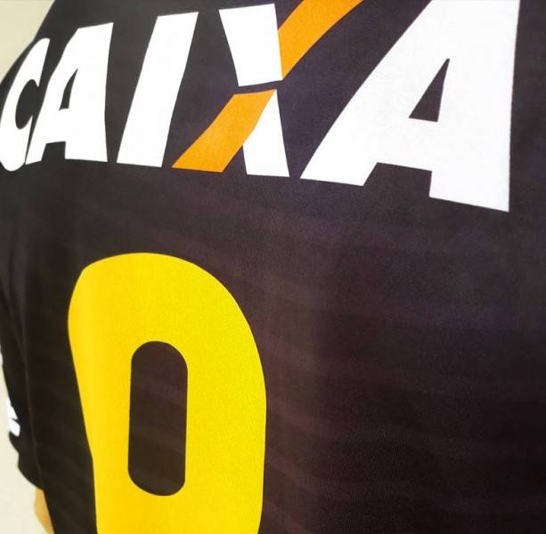 Criciúma lança camisa especial com a cor preta predominante — foto 4