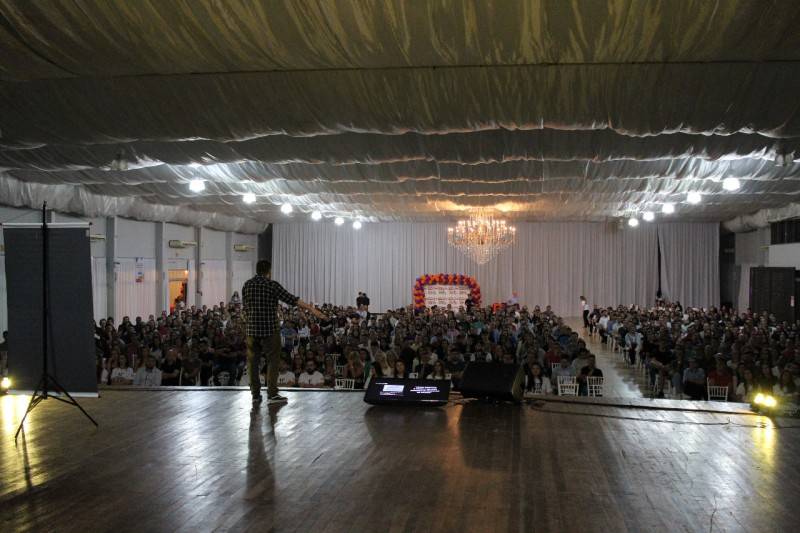 Luciano Potter encerra a Semana Acadêmica de Administração da Esucri — foto 2