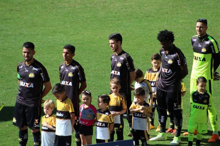 Criciúma empata com CRB e se complica ainda mais na Série B — foto 2
