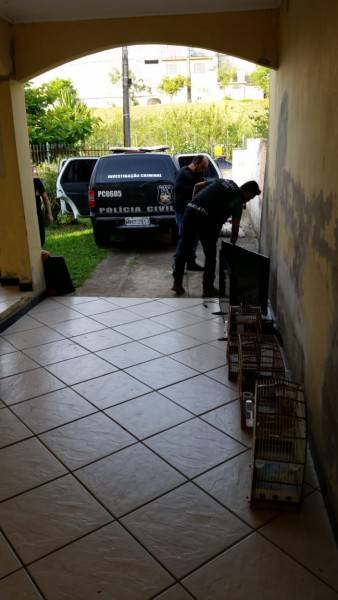 Polícia Civil cumpre mandado de prisão e de busca e apreensão em Criciúma — foto 1
