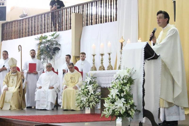 Diocese celebra ordenação diaconal de Vânio Margutti — foto 2