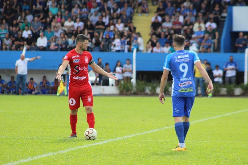 Confira imagens do Clássico da Polenta, pelo jogo de ida da decisão do Regional — foto 2
