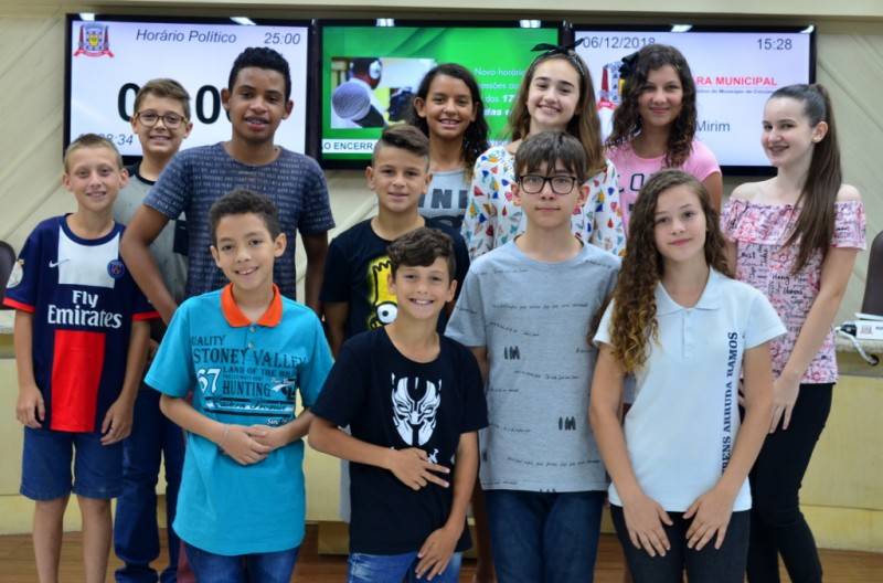 Vereadores aprovam sete requerimentos e uma indicação na última sessão mirim de 2018 — foto 6