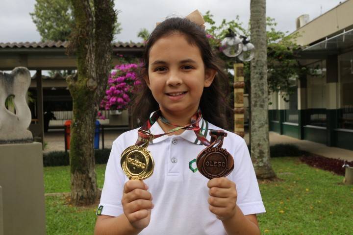 Aluna da Satc conquista medalhas de ouro e bronze na Olesc — foto 1