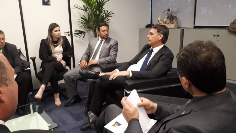 Bolsonaro prestigia comitiva de SC depois da diplomação — foto 1