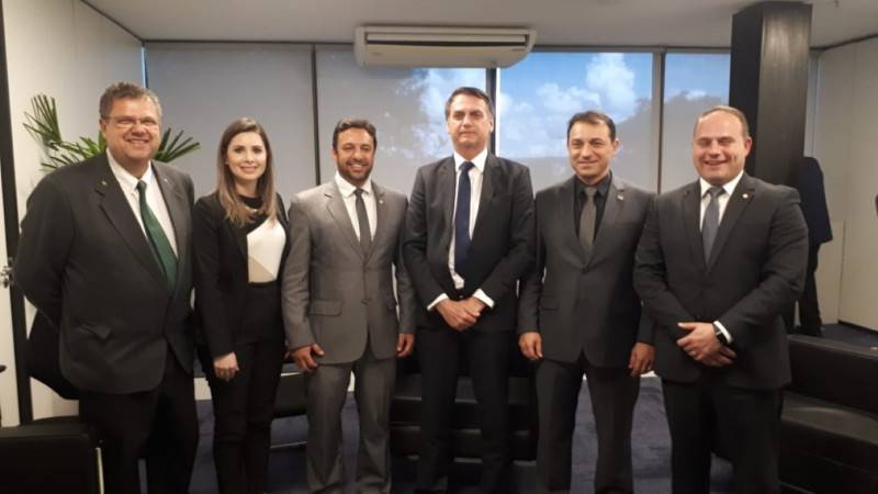 Bolsonaro prestigia comitiva de SC depois da diplomação — foto 5