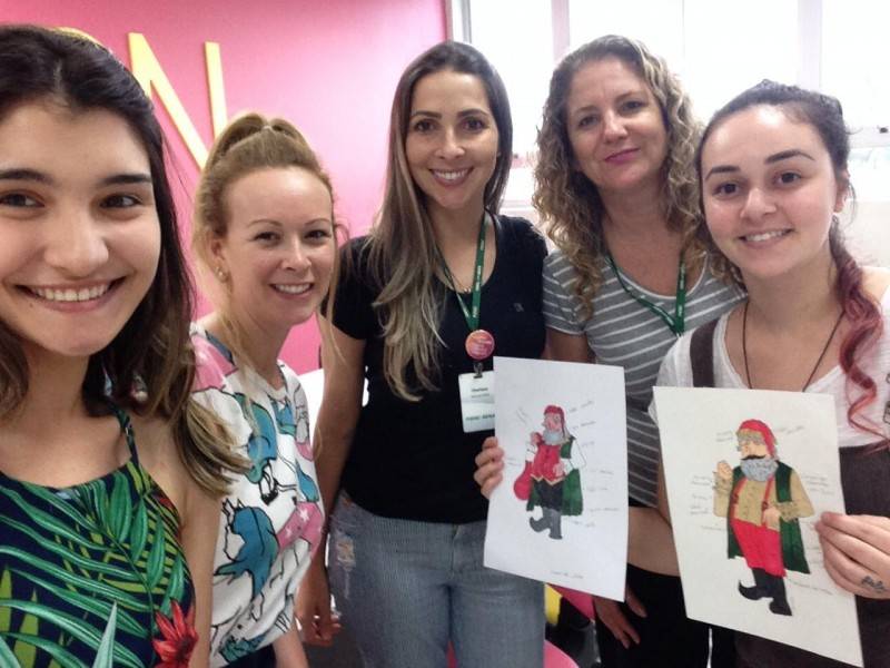 Moda natalina: Alunas de Design de Moda criam novos trajes de Papai Noel — foto 1