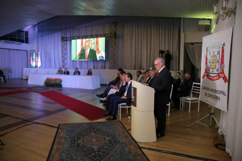 Em sessão solene, Legislativo homenageia personalidades — foto 2