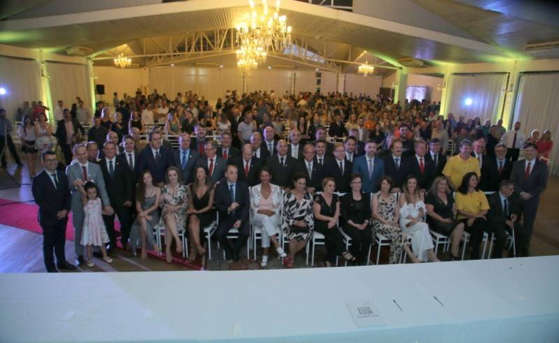 Em sessão solene, Legislativo homenageia personalidades — foto 8