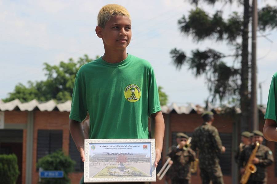 Buscando formar novos cidadãos: a formatura do Pelotão Esperança — foto 1