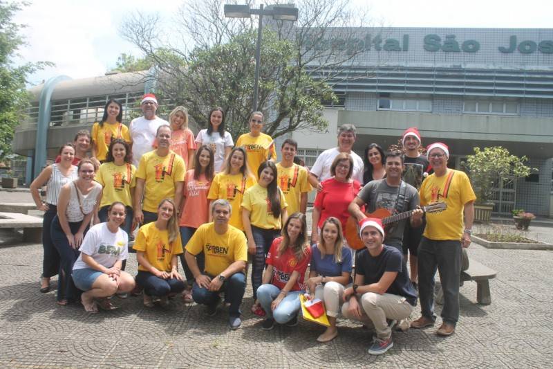 Pacientes do Hospital São José recebem visita do Coral Vida e Canção — foto 4