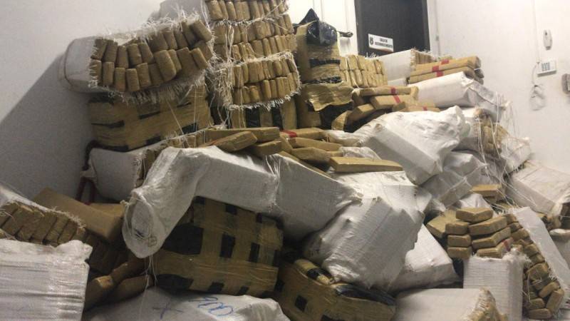 Polícia Civil apreende 1,7 tonelada de maconha — foto 2