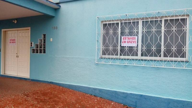 Greve: Funcionários da Casa de Saúde do Rio Maina aguardam pagamento para retomar atividades — foto 1