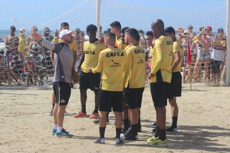 Domingo de treino do Criciúma no palco do Praião e apoio da torcida no Rincão — foto 2