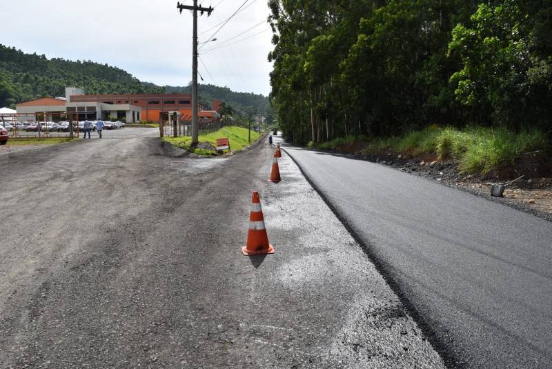 Mais duas ruas recebem pavimentação em Rio Fiorita — foto 1