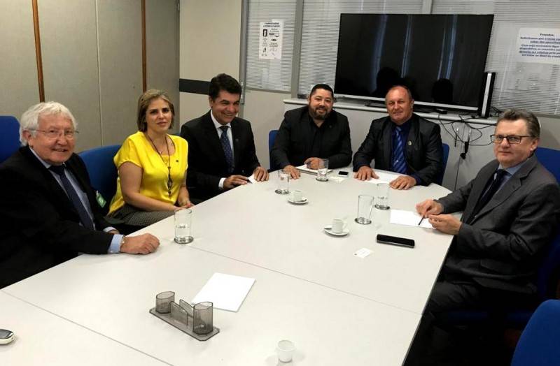 Em Brasília, presidente da Câmara busca conseguir cessão de prédio para sede em Criciúma — foto 1
