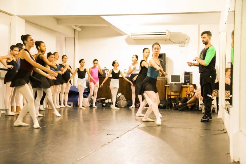 Parceria promove curso de balé e jazz para alunas da FMCE — foto 1