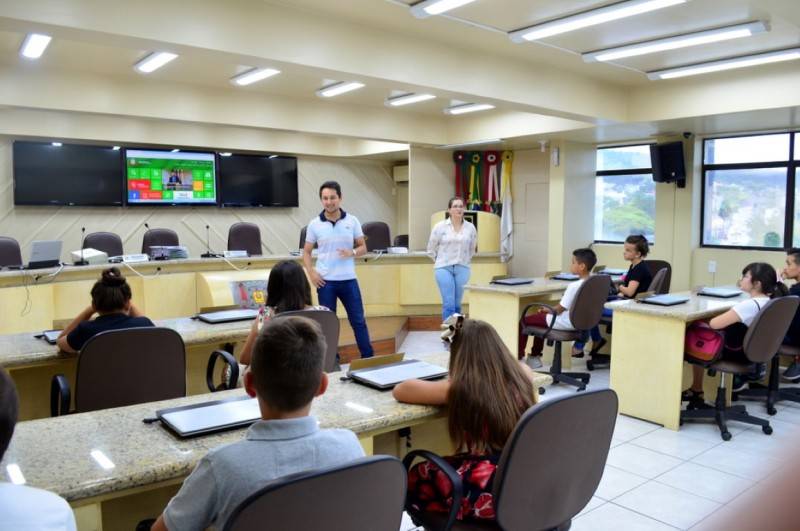 Vereadores Mirins passam por capacitação — foto 1