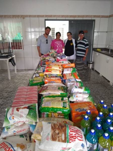 Ação em show beneficente arrecada mais de 200 quilos de alimentos — foto 3