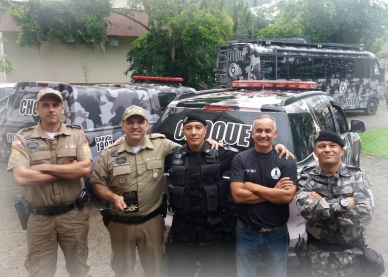 Comandante do 9ºBPM da Polícia Militar recebe homenagem durante aniversário do GPChoque — foto 2