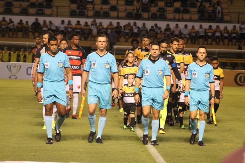 Luiz brilha nos pênaltis e Criciúma avança na Copa do Brasil — foto 1