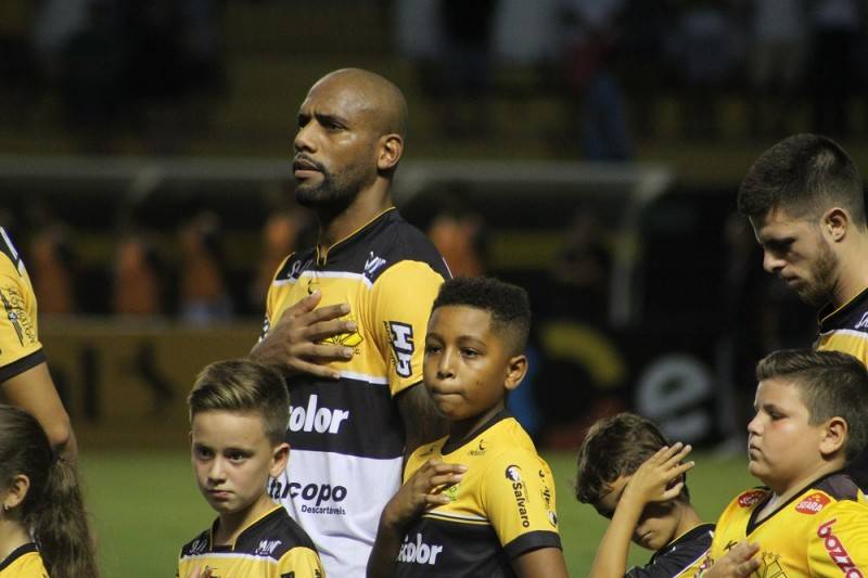 Luiz brilha nos pênaltis e Criciúma avança na Copa do Brasil — foto 2