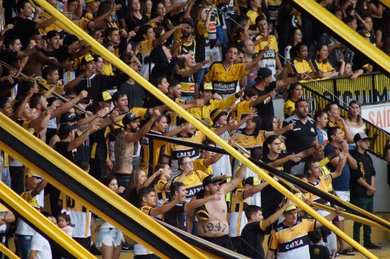 Torcida, mais uma vez, fica decepcionada com o Tigre — foto 2