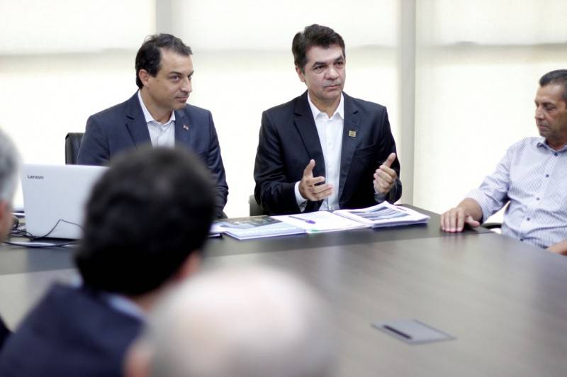 Governador Moisés libera recursos para transporte escolar e inaugura Laboratório Móvel em Criciúma — foto 2