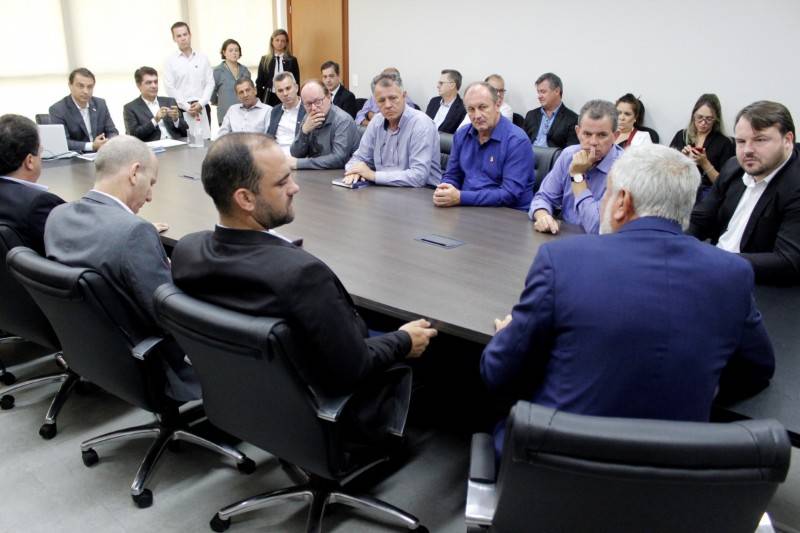 Governador Moisés libera recursos para transporte escolar e inaugura Laboratório Móvel em Criciúma — foto 8