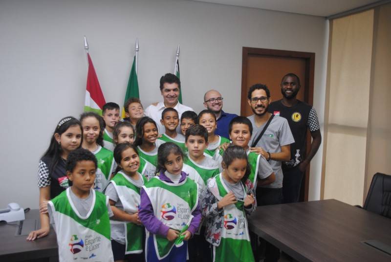 Evento na Prefeitura de Criciúma marca lançamento de estaduais de Xadrez — foto 1
