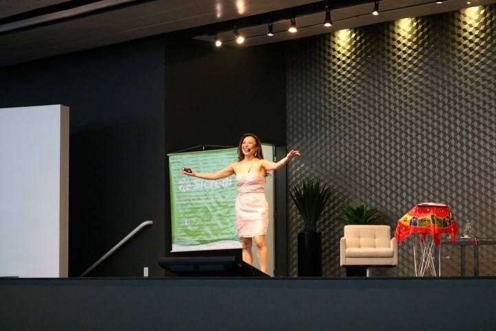 Com técnicas de ilusionismo, Meiry Kamia dá dicas de sucesso e felicidade — foto 1