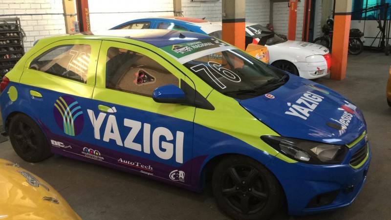 Alex Cé disputa campeonato nacional de automobilismo — foto 1