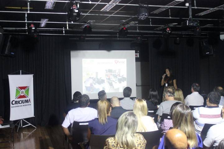 Praça CEU: 'Este é um projeto de inclusão social que dá vida as pessoas', afirma Clésio Salvaro — foto 2